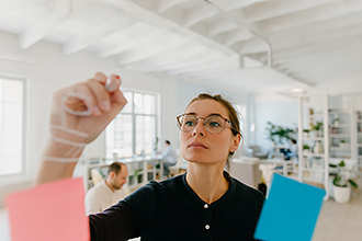 Менеджер-проектов за работой